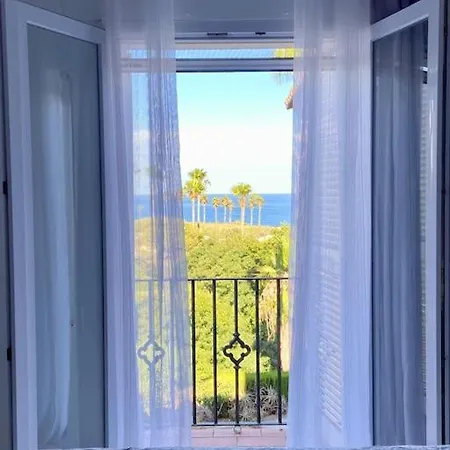 Casa De Ensueno En La Playa Con Vistas Al Mar Holiday home Alcaidesa